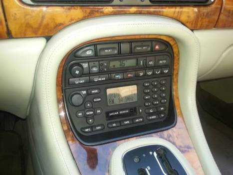 Jag console